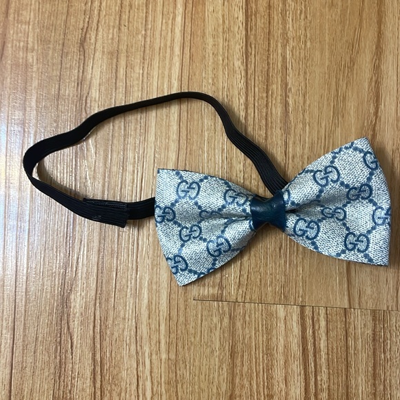 Bow tie